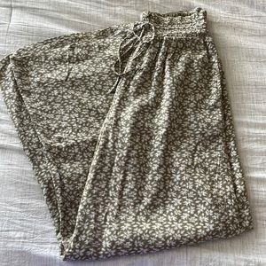 American Eagle | Wide Leg Floral Pant | XS
